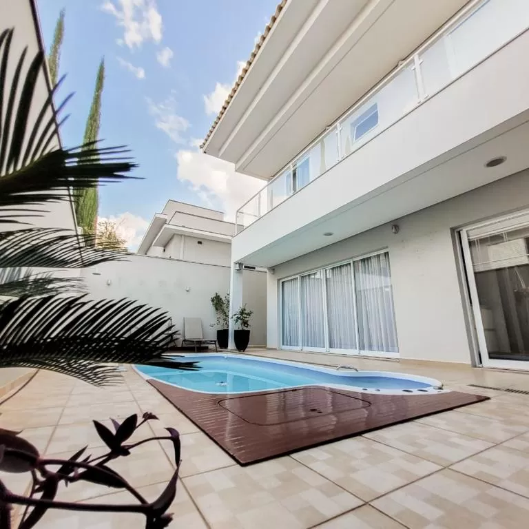 1-42c8e5df0c5ac25b6ecbfbb3256ef4117be71cc1-q